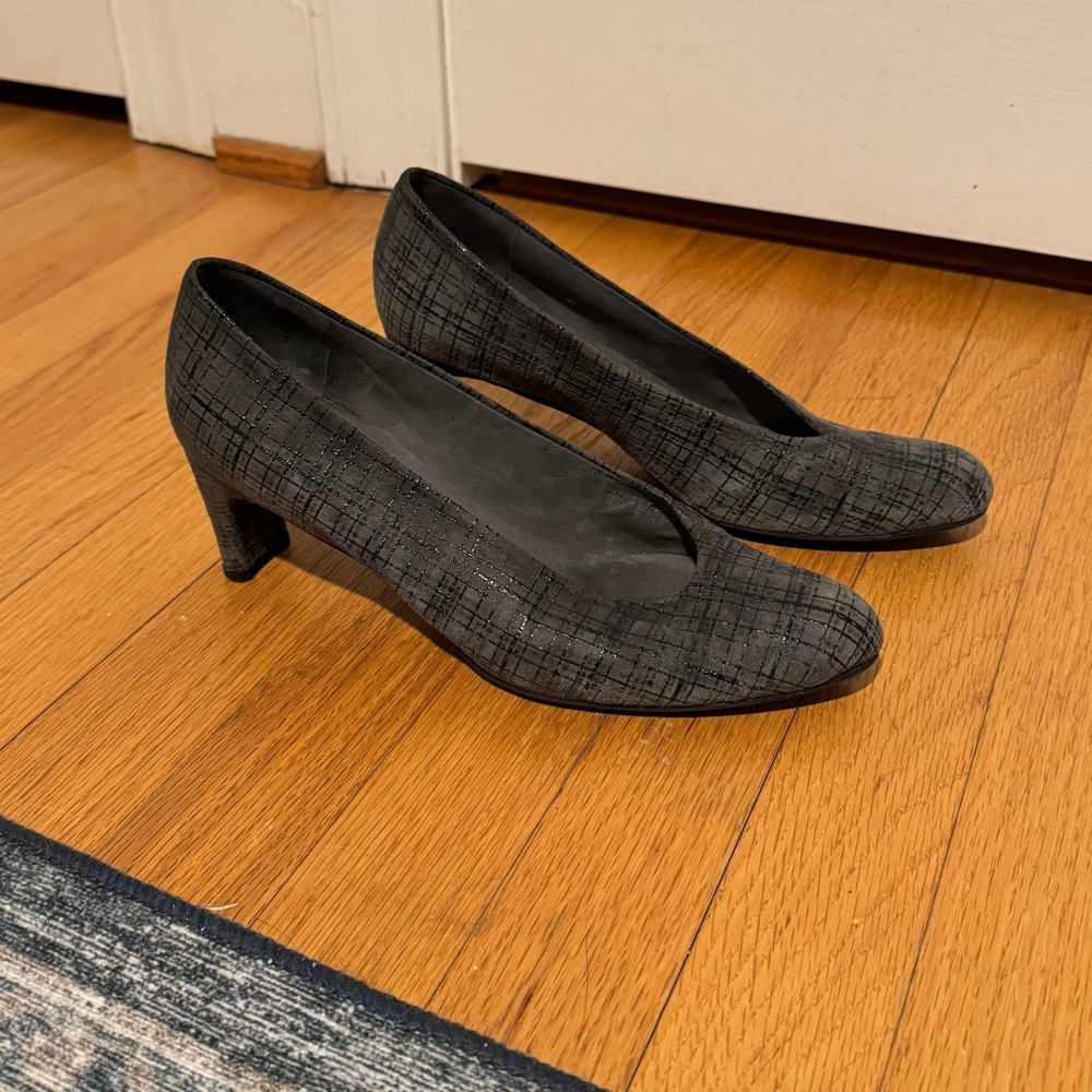 Stuart Weitzman Metallic Grey Plaid Heels, size 8